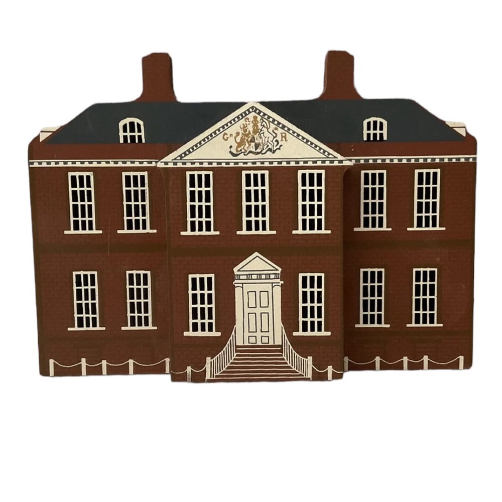 Collectibles Sheila 1991 Tryon Palace North Carolina Shelf Sitter